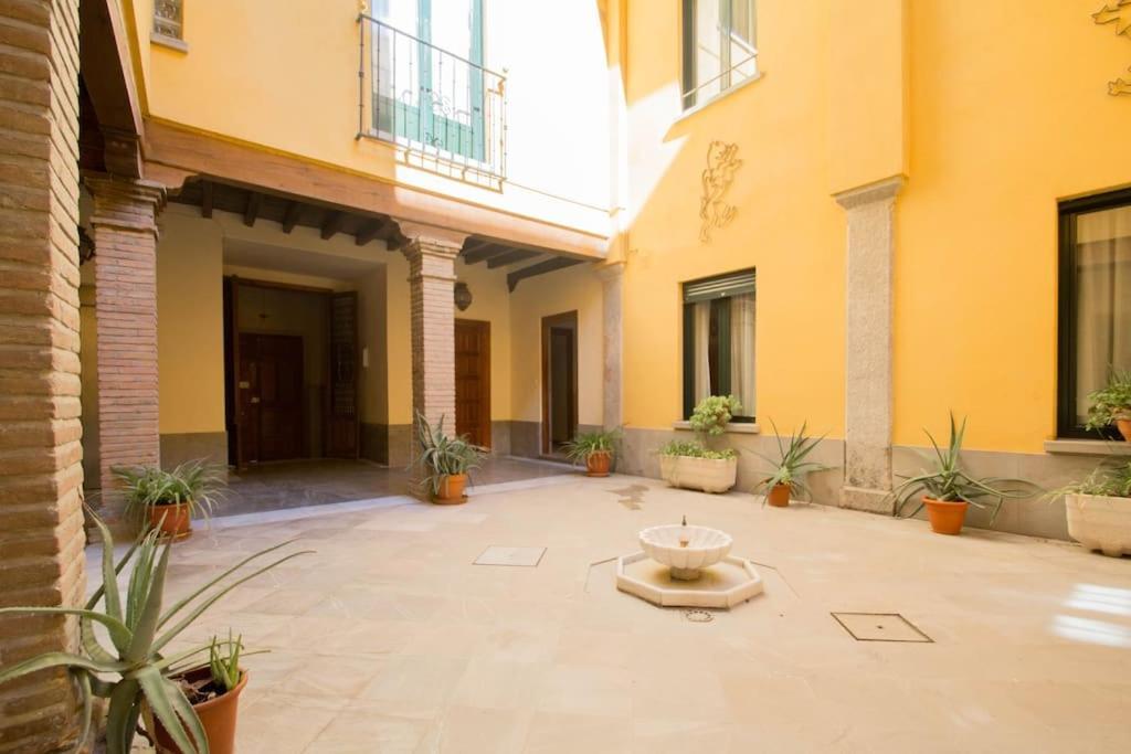 Апартаменты Corrala De San Anton. Alcaiceria Гранада Экстерьер фото